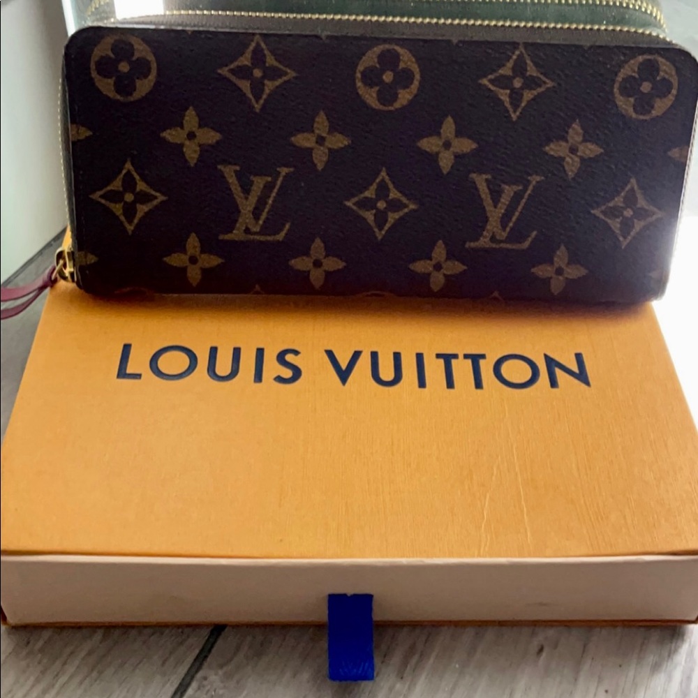 CLÉMENCE WALLET 100% AUTHENTIC